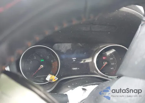 2018 Jeep Compass Latitude 4X4 z USA, uszkodzony, nr VIN 3C4NJDBB2JT456062